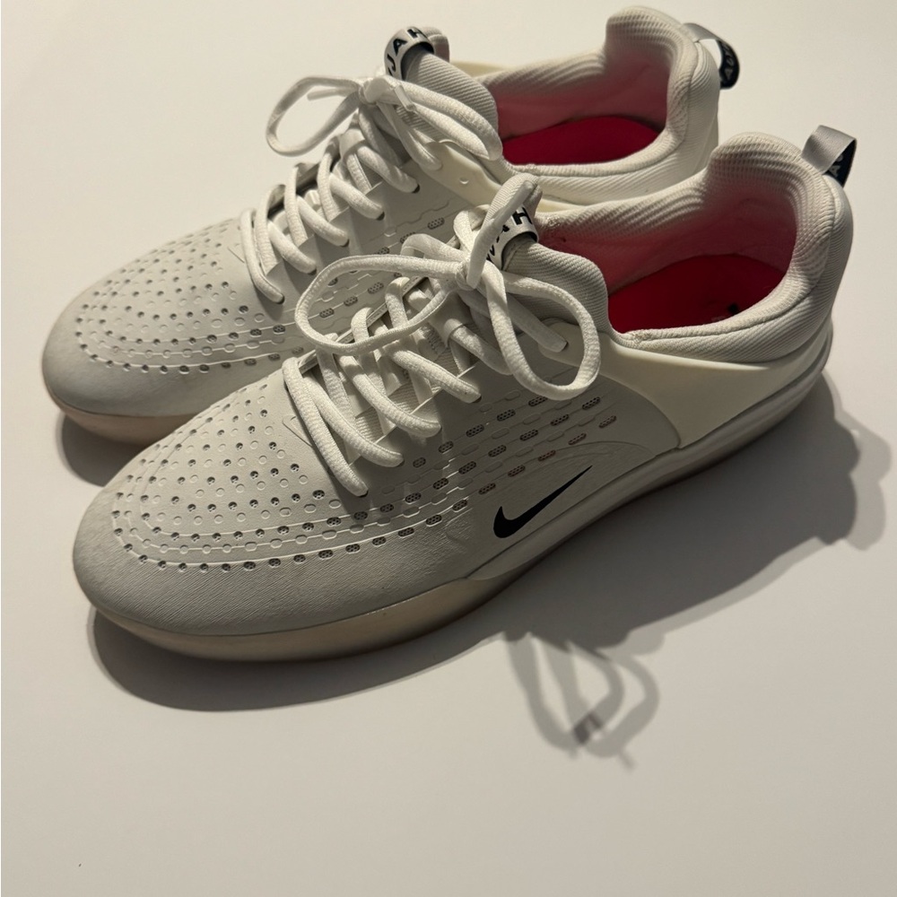 Nike nyjah sb sneakers